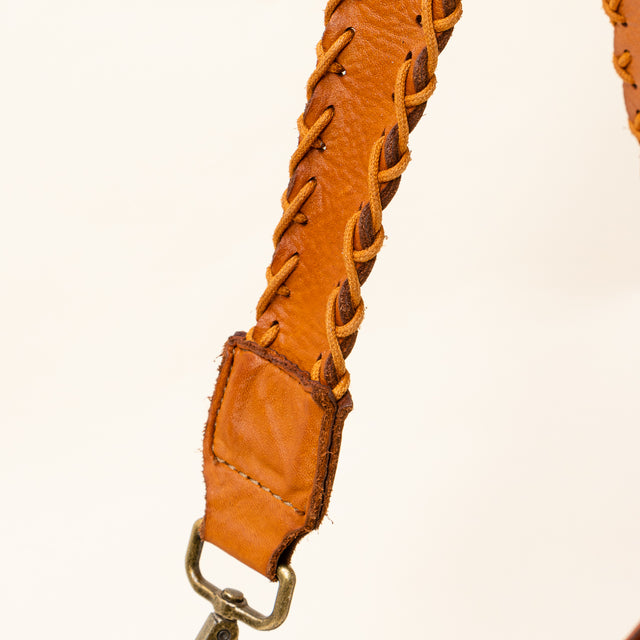 Zeroassoluto - Borsa a spalla con borchie - cuoio