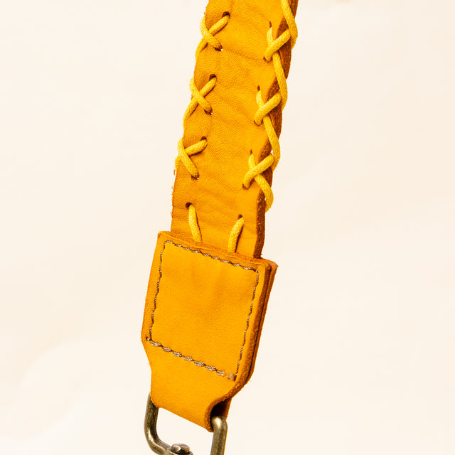 Zeroassoluto - Borsa a spalla con borchie - Senape