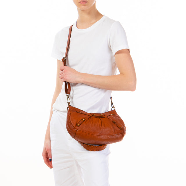 Zeroassoluto - Borsa a spalla con borchie - cuoio