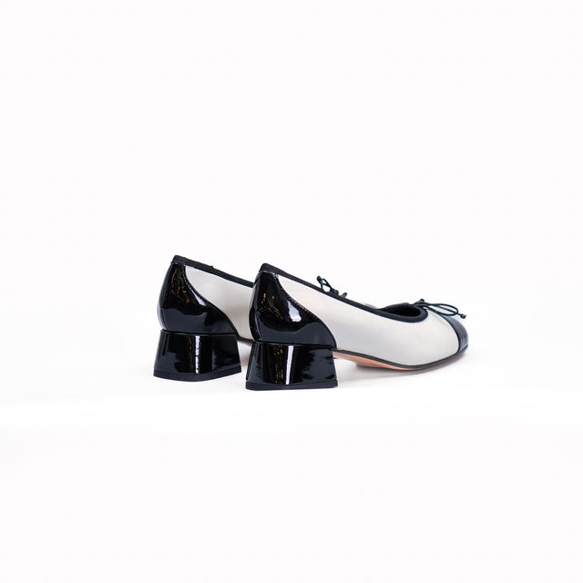 Divine follie-Ballerina with two-tone heel - off white/black