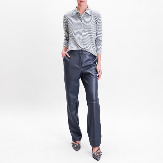 Tensione in-Pantalone similpelle elastico dietro - grey