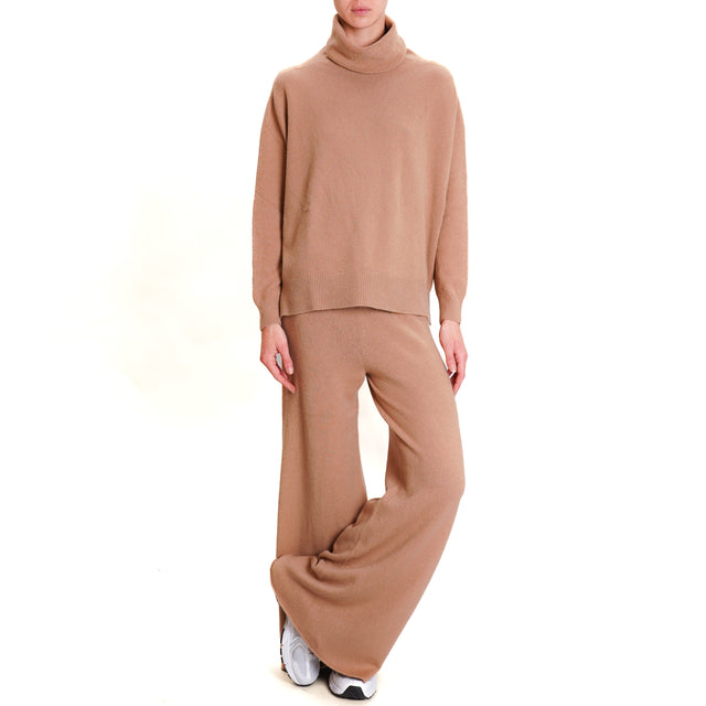 Kontatto-QS High neck sweater with side slits - caramel