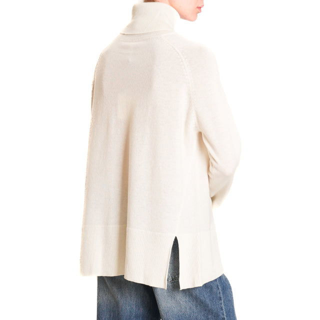 Tension in-Maglia box turtleneck 100% wool SOFT - cream