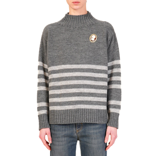 Motel-Striped Sequin Sweater with Brooch - Grey/Pearl