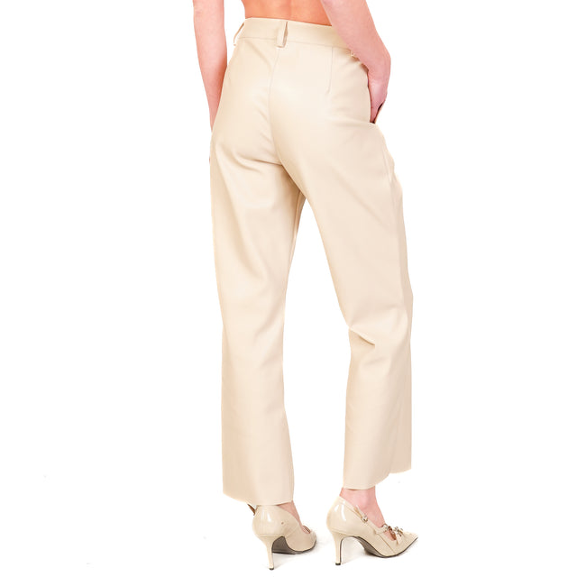 Tensione in-Pantalone similpelle trombetta - sand