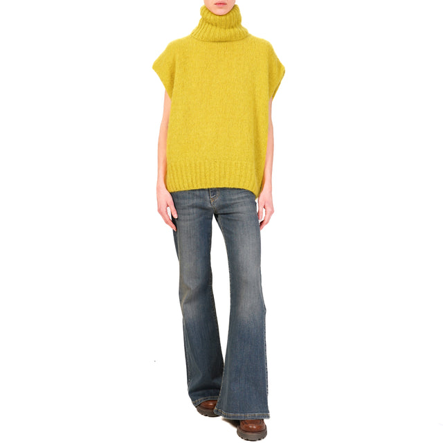 Dixie-Maglia mohair collo alto smanicata - olio