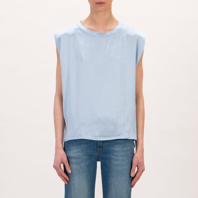 Tensione in-Blusa smanicata satin spacchi laterali - azzurro