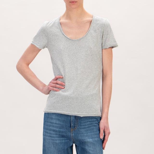 Zeroassoluto-T-shirt slimfit scollata taglio vivo - grigio melange