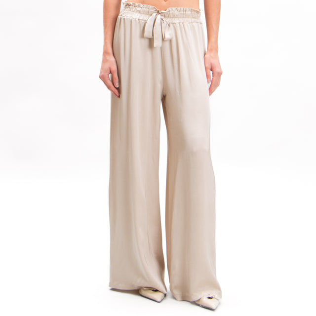 Motel-Pantalone in satin con coulisse - sand