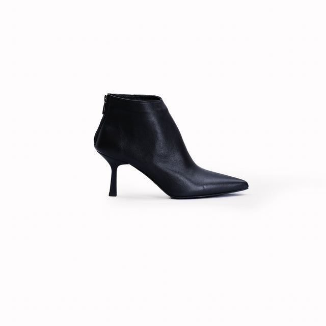 Ovye'-Leather ankle boot - black