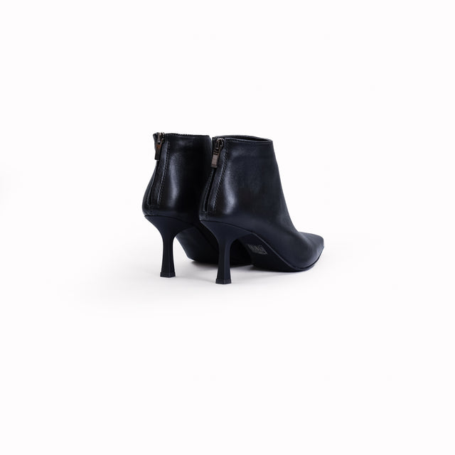 Ovye'-Leather ankle boot - black