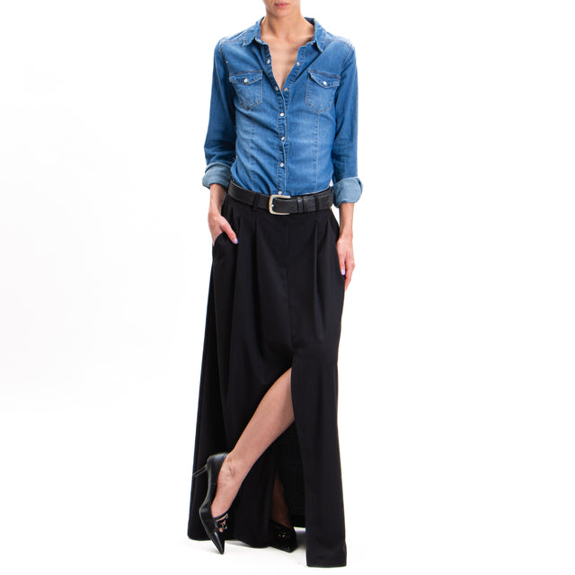 Souvenir-Pleated Skirt with Front Slit - Black