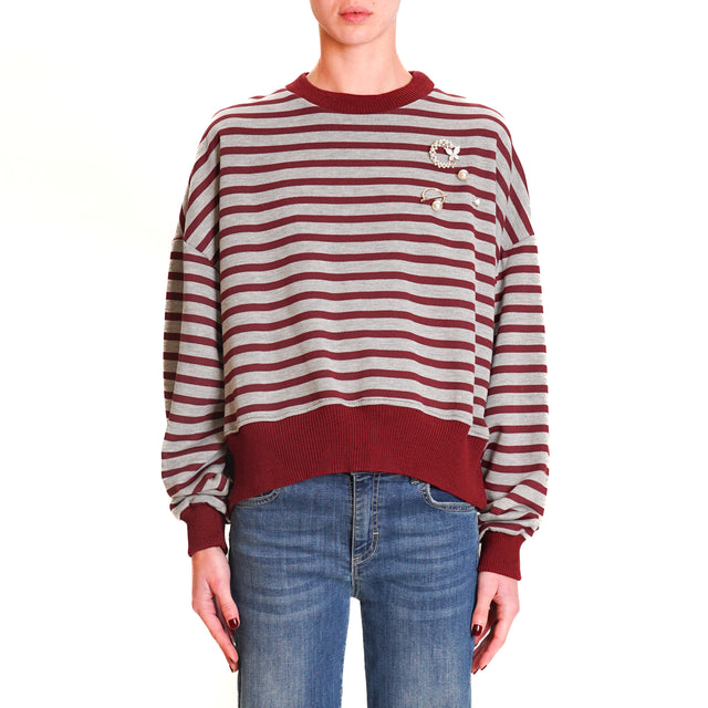 Souvenir-Striped Sweatshirt with Pins - Wine/Grey