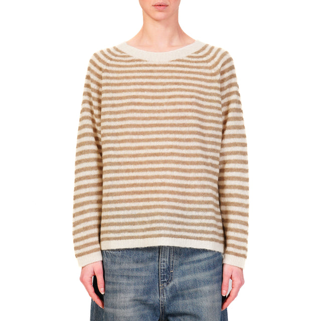 Tensione in-Maglia misto alpaca a righe - panna/camel