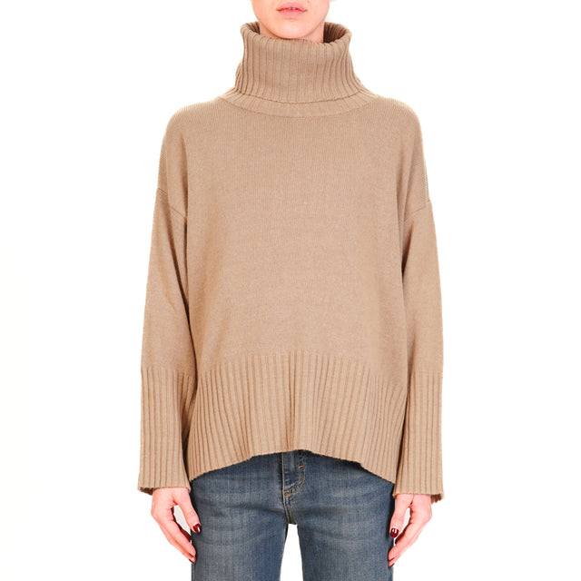 Tensione in-Maglia collo alto misto cashmere - cammello