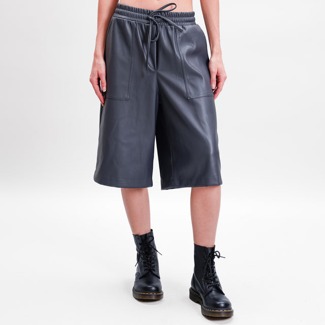 Tension in-Bermuda faux leather elastic waist - grey