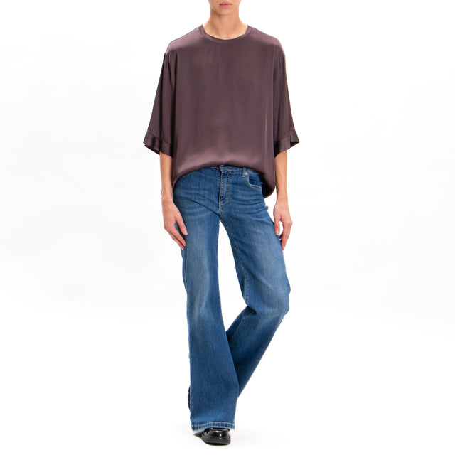 Tensione in-Blusa over in satin elasticizzato - mosto