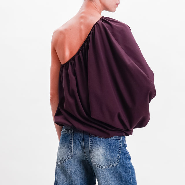 Tension in-One shoulder blouse with elasticated edges - wine