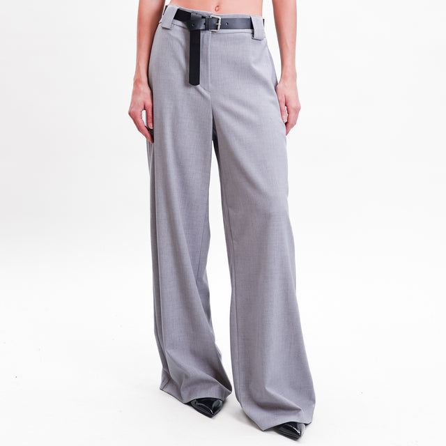 Tensione in-Pantalone palazzo con cintura - grigio chiaro