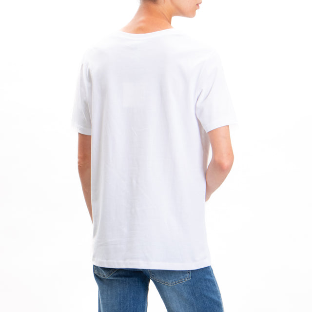 Tensione in-T-shirt girocollo con ciondoli - bianco