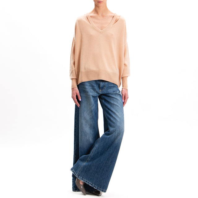 Tensione in-Maglia lana scollo v con cut out 100%lana SOFT - beige