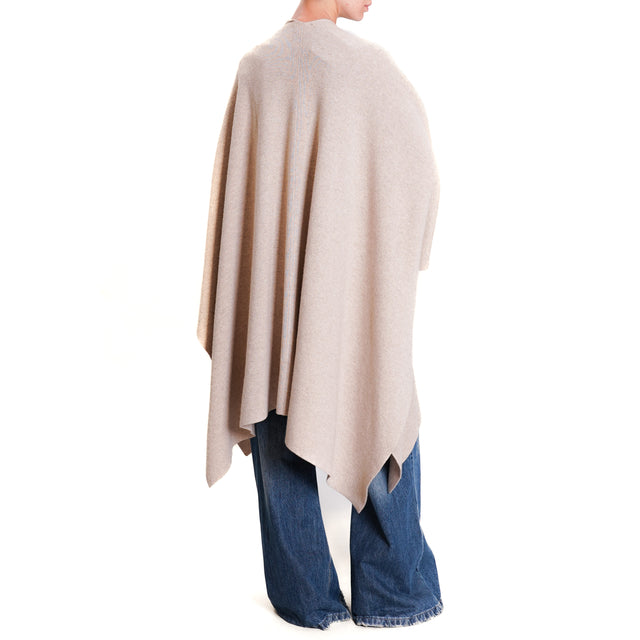 Alley-Knitted Cape - Cacha