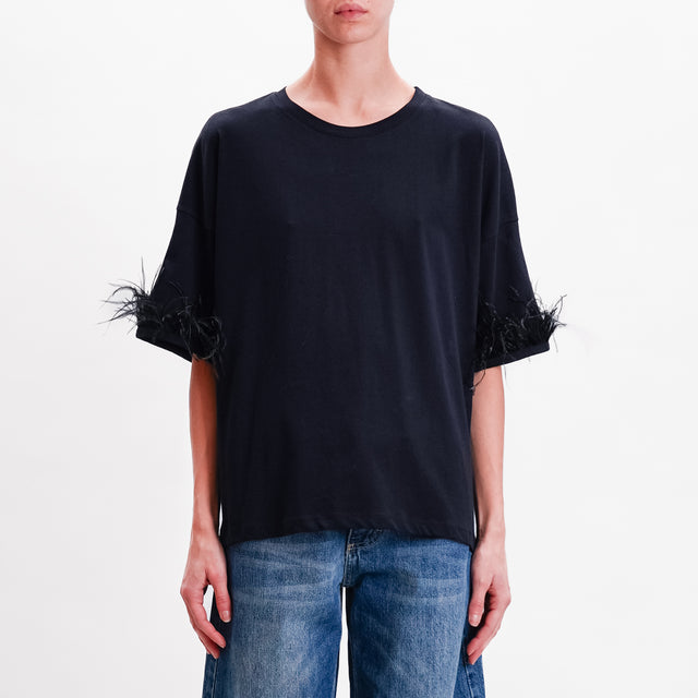 Vicolo-T-shirt with feathers - black