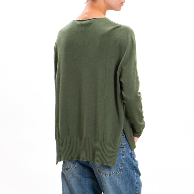 Zeroassoluto-V-neck sweater with side slits - military