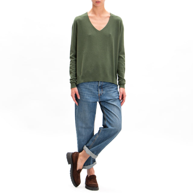 Zeroassoluto-V-neck sweater with side slits - military