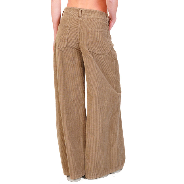 Zeroassoluto-Pantalone LOIR wide leg velluto 500 righe elasticizzato - camel