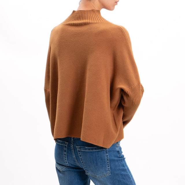 Zeroassoluto-Maglia collo montato manica a costine - camel