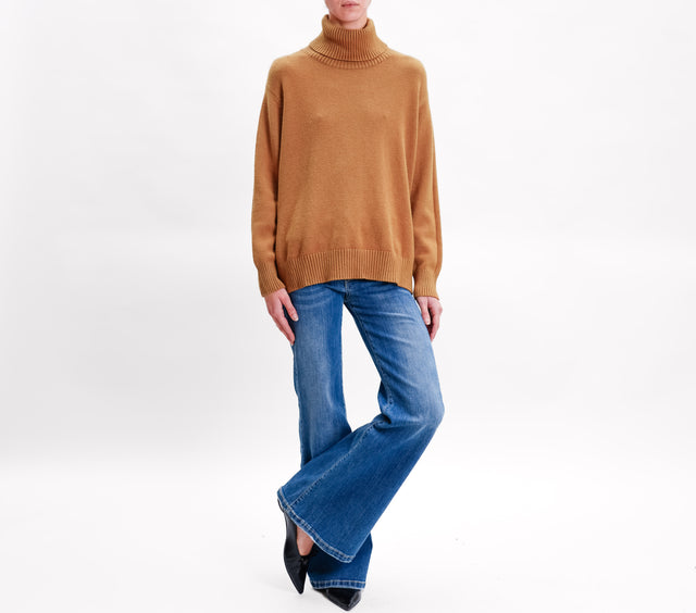 Zeroassoluto-Oversized high neck box sweater with side slits - camel