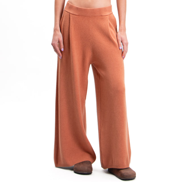 Zeroassoluto-Pants in knitted fabric with pleats - cinnamon