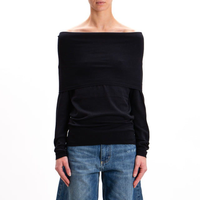 Kontatto-Shiffer Neck Sweater - Black