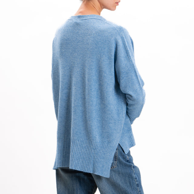 Kontatto-V-neck sweater with side slits - sugar paper