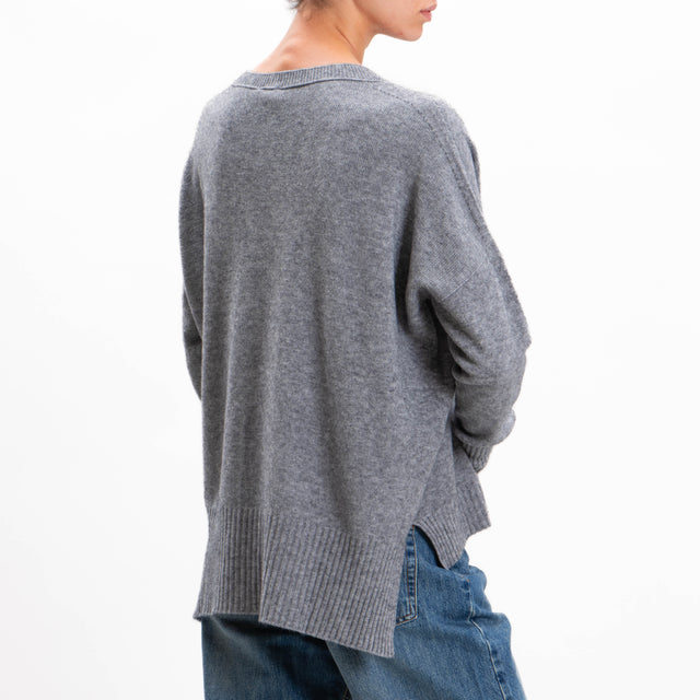 Kontatto-V-Neck Side Slit Sweater - Medium Grey