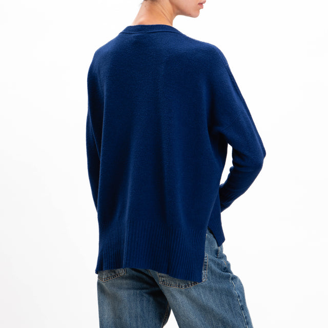 Kontatto-V-neck sweater with side slits - indigo