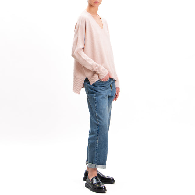 Kontatto-V-neck sweater with side slits - pink