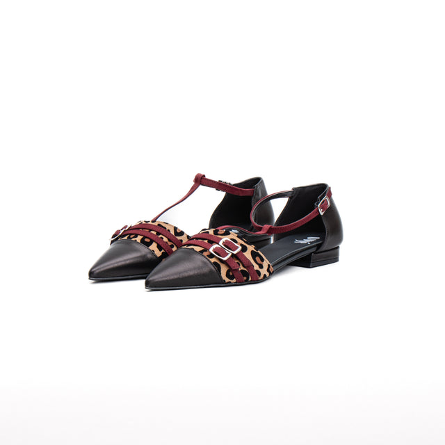 Ovye'-Low heel shoe with spotted T-bar - black/spotted/burgundy